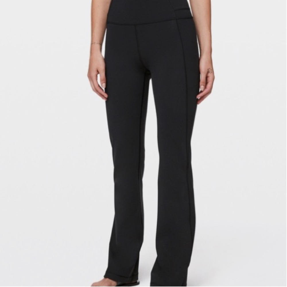 Lululemon, Track pants